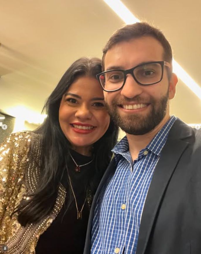 Vitor Montenegro com cliente da Ala 7