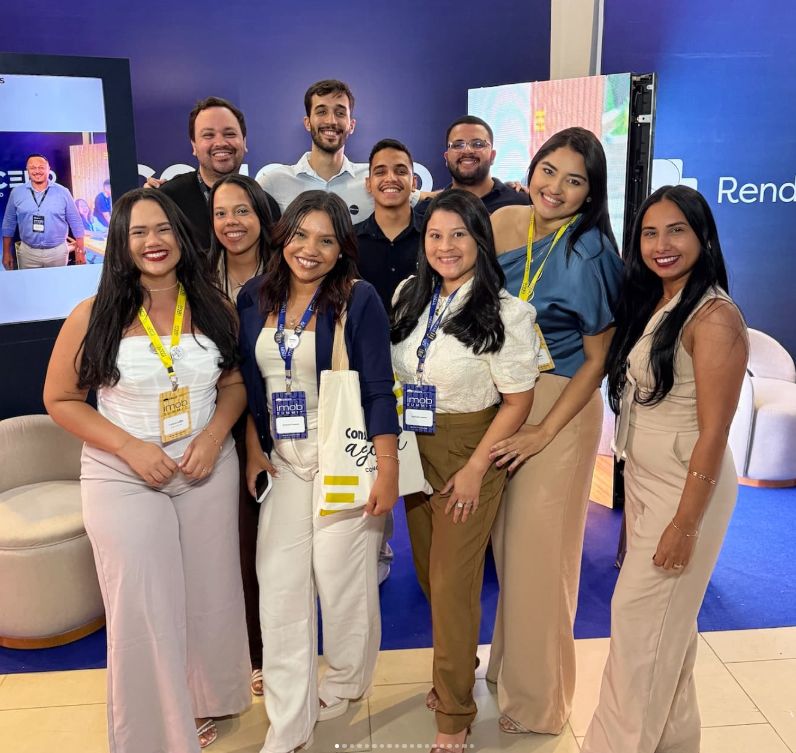 Ala 7 com clientes em evento do mercado imobiliário